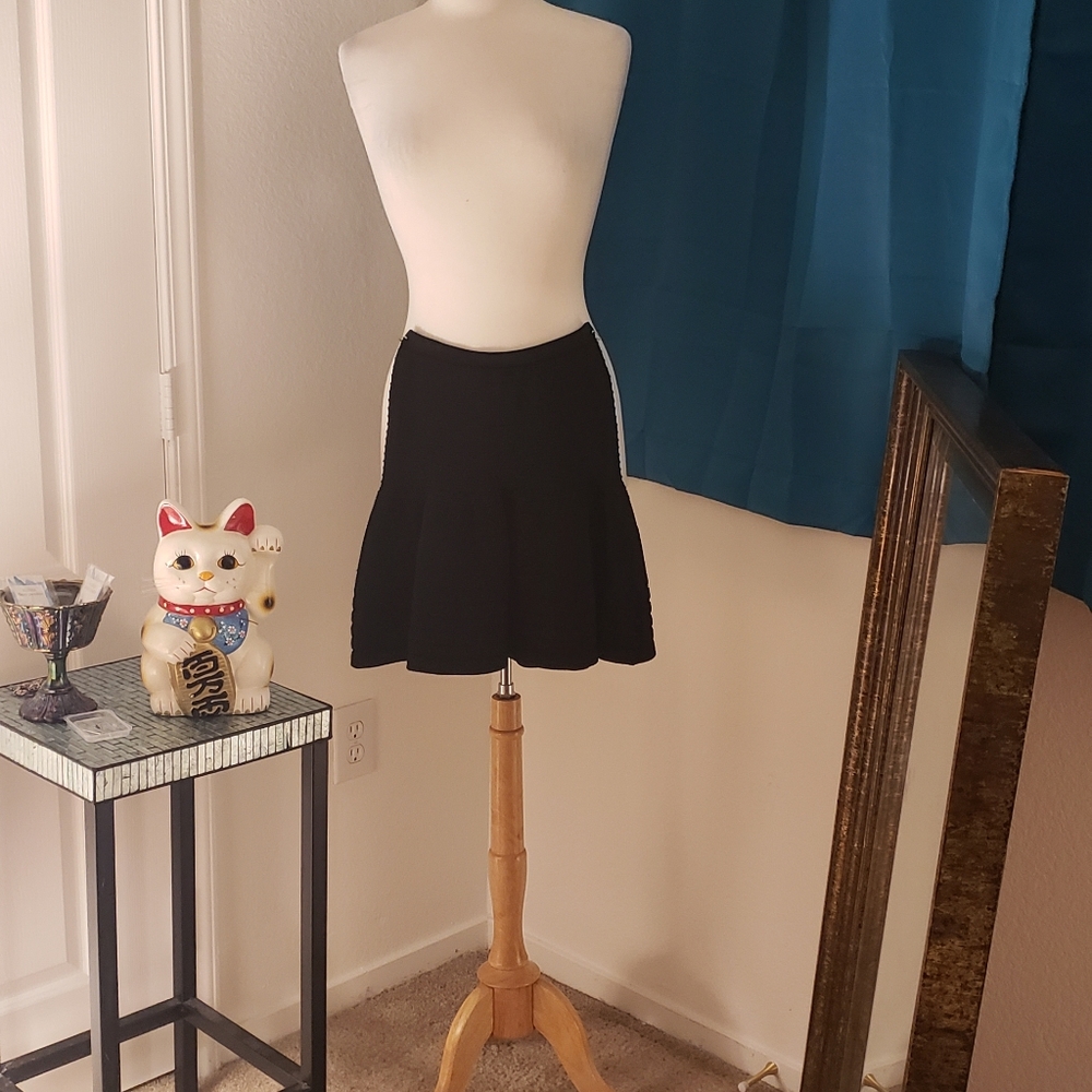Clothing - Picture 4 of 8